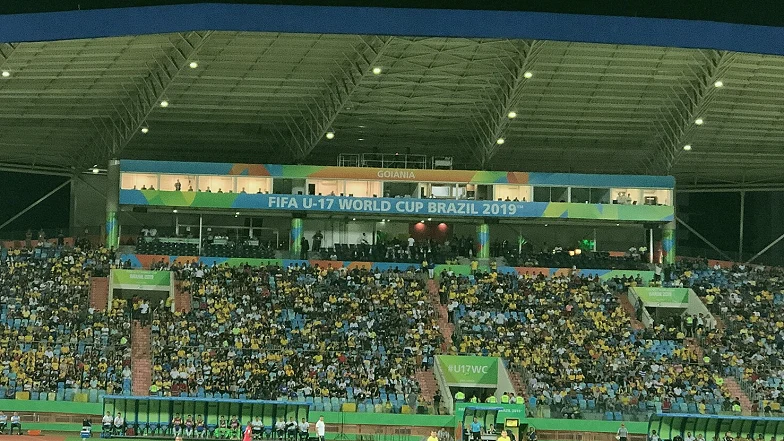 训练基地里的战术数据大屏与触球热区(不同位置的触球图读法不同)